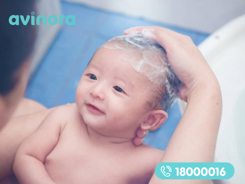 Bọt tắm gội thường dịu nhẹ, phù hợp cho bé từ sơ sinh