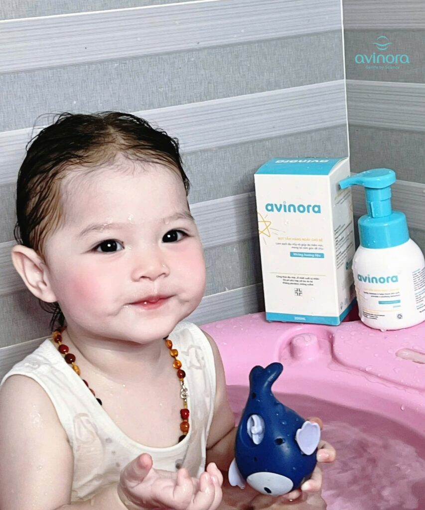 Bọt tắm chuyên dụng tốt cho làn da mỏng manh của bé